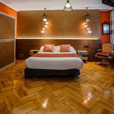 Hostal Rodas Pampeluna Zewnętrze zdjęcie