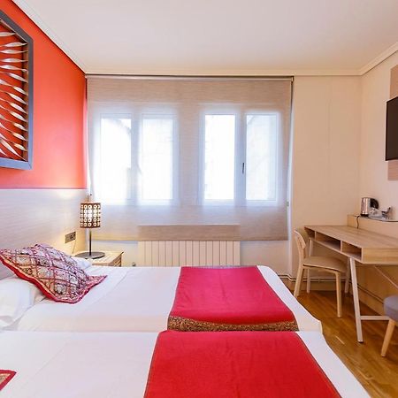 Hostal Rodas Pampeluna Zewnętrze zdjęcie
