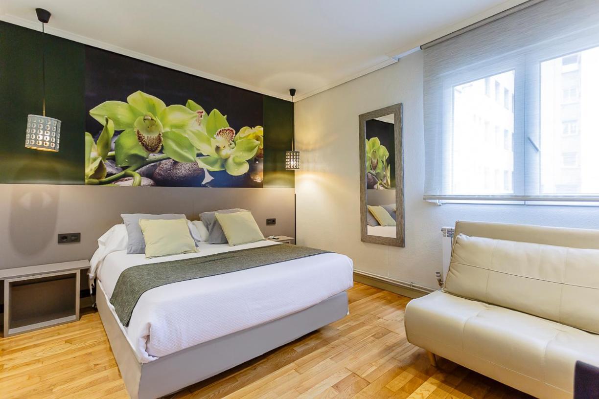 Hostal Rodas Pampeluna Zewnętrze zdjęcie