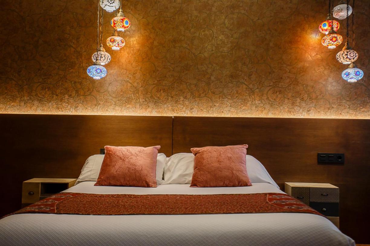 Hostal Rodas Pampeluna Zewnętrze zdjęcie