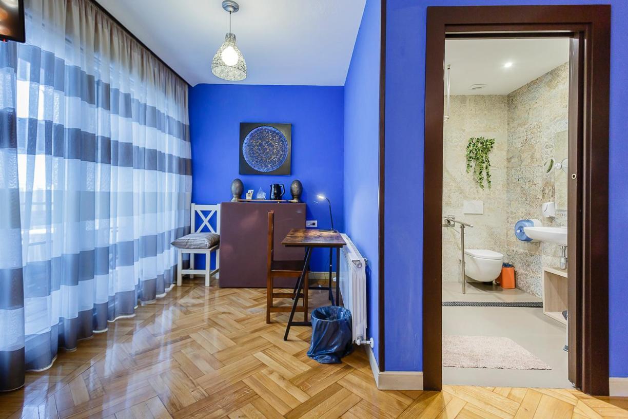 Hostal Rodas Pampeluna Zewnętrze zdjęcie