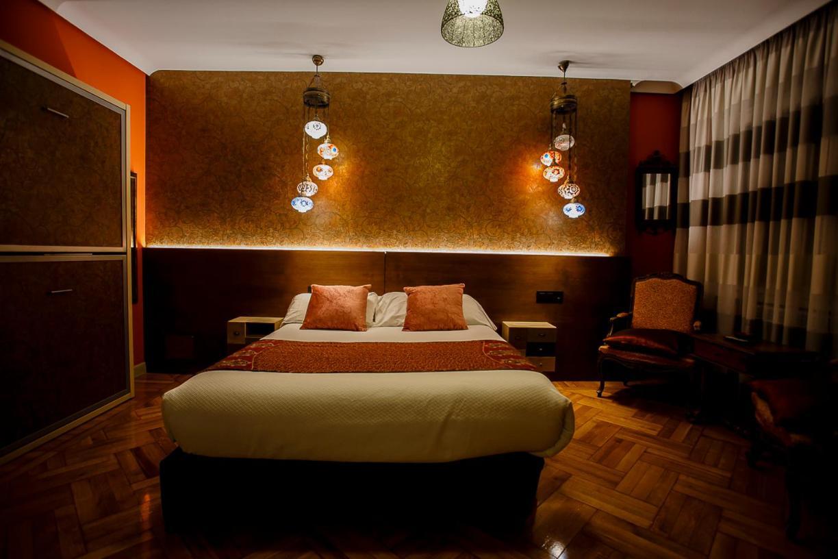 Hostal Rodas Pampeluna Zewnętrze zdjęcie