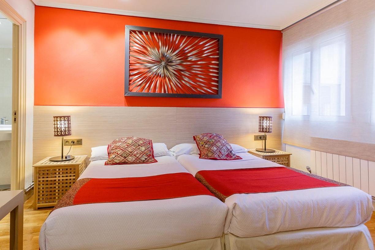 Hostal Rodas Pampeluna Zewnętrze zdjęcie