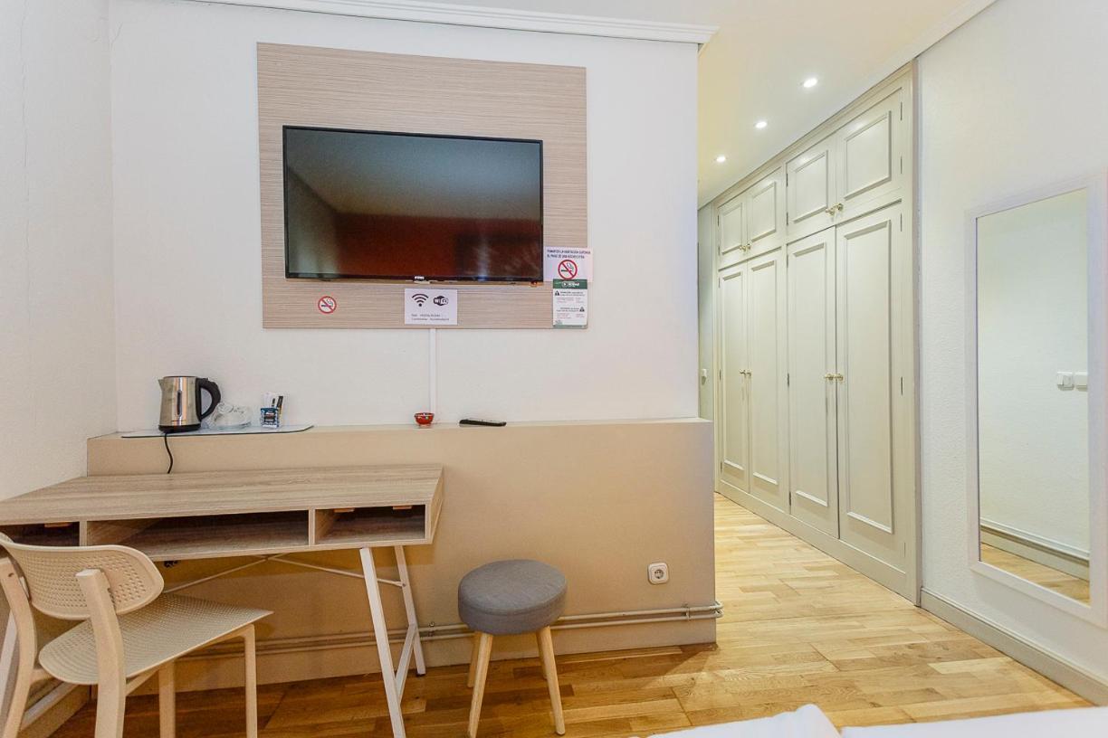 Hostal Rodas Pampeluna Zewnętrze zdjęcie