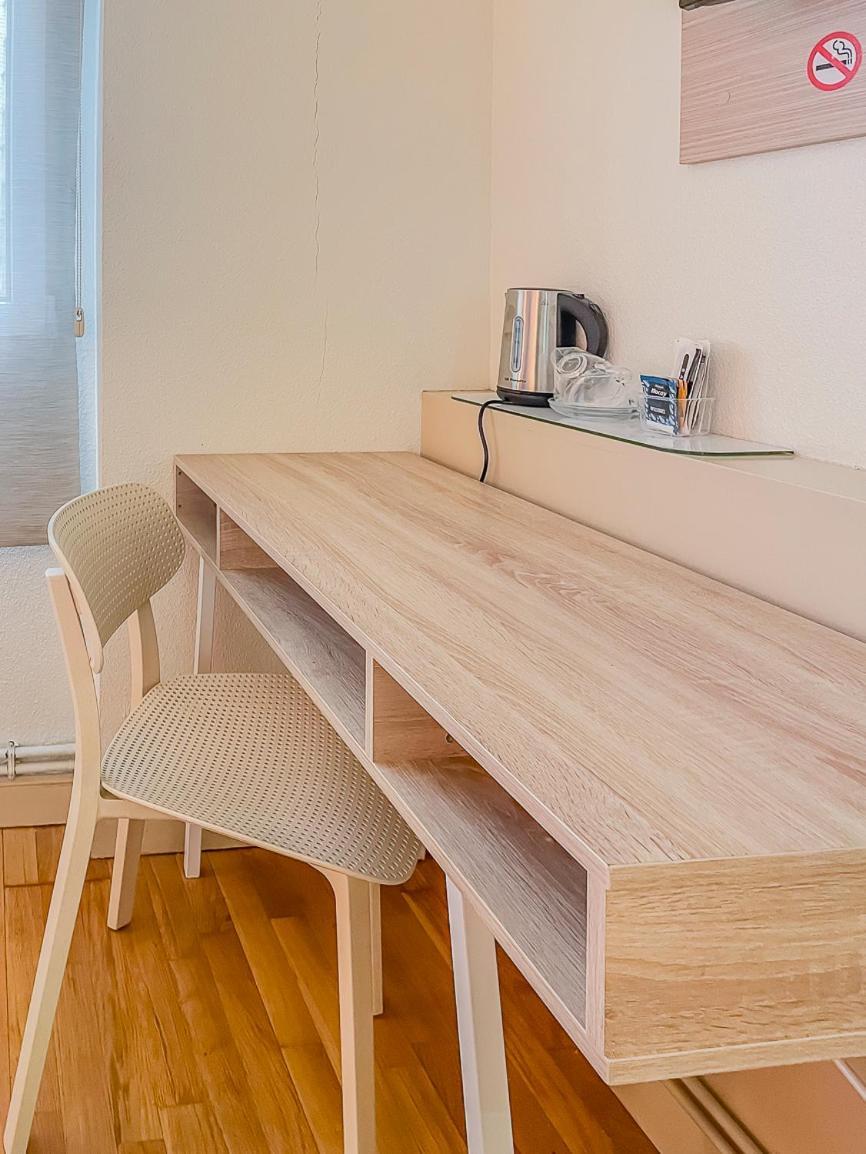 Hostal Rodas Pampeluna Zewnętrze zdjęcie