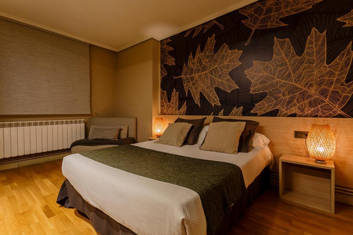 Hostal Rodas Pampeluna Zewnętrze zdjęcie