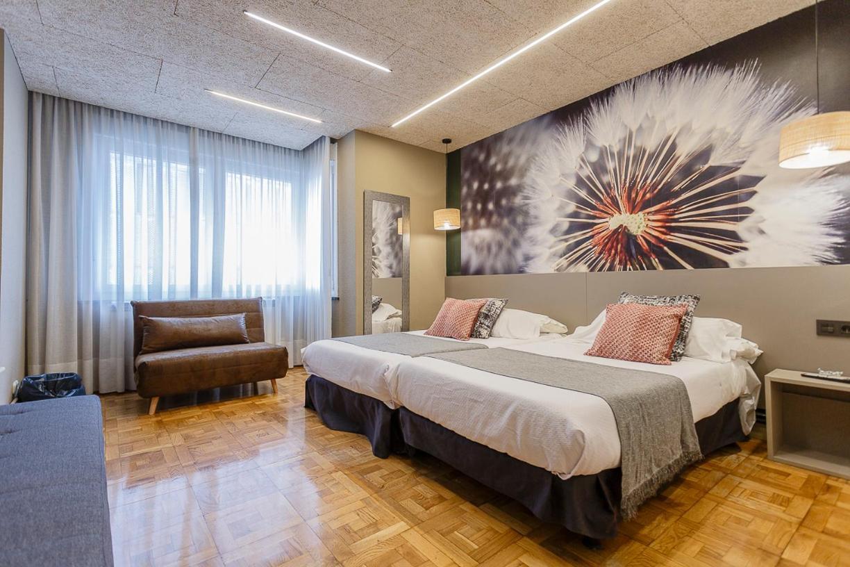 Hostal Rodas Pampeluna Zewnętrze zdjęcie
