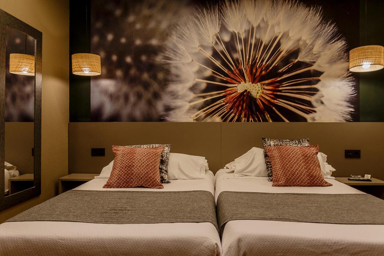 Hostal Rodas Pampeluna Zewnętrze zdjęcie